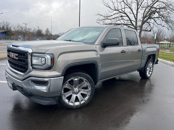 2017 GMC 1500 Pickup SLE CREW CAB 4 x 4