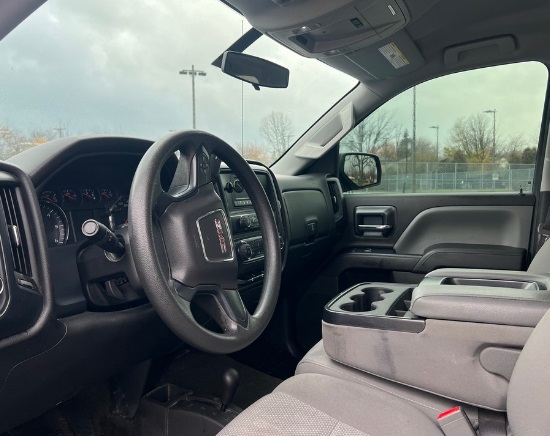 2017 GMC 1500 Pickup SLE CREW CAB 4 x 4